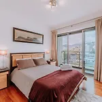 Cozy T2 With Ocean View فونشال