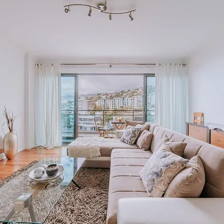 Cozy T2 With Ocean View Appartement Funchal (Madeira)