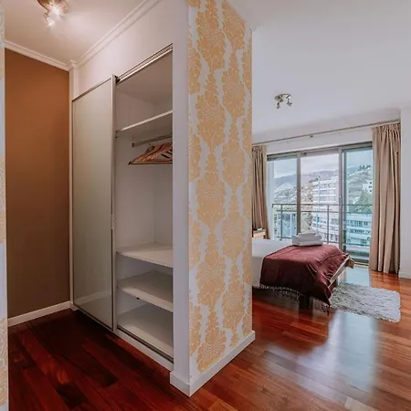 Cozy T2 With Ocean View فونشال