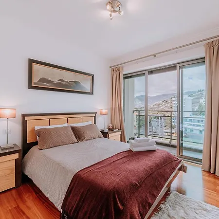 Cozy T2 With Ocean View فونشال