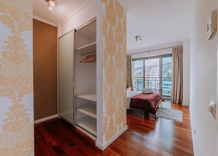 Cozy T2 With Ocean View 丰沙尔